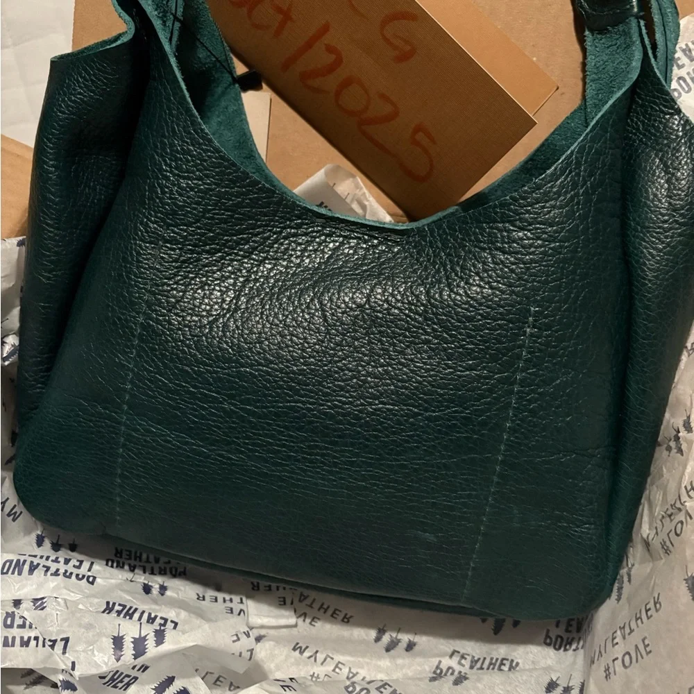 Portland leather Madison Brand New - Picture 3 of 7